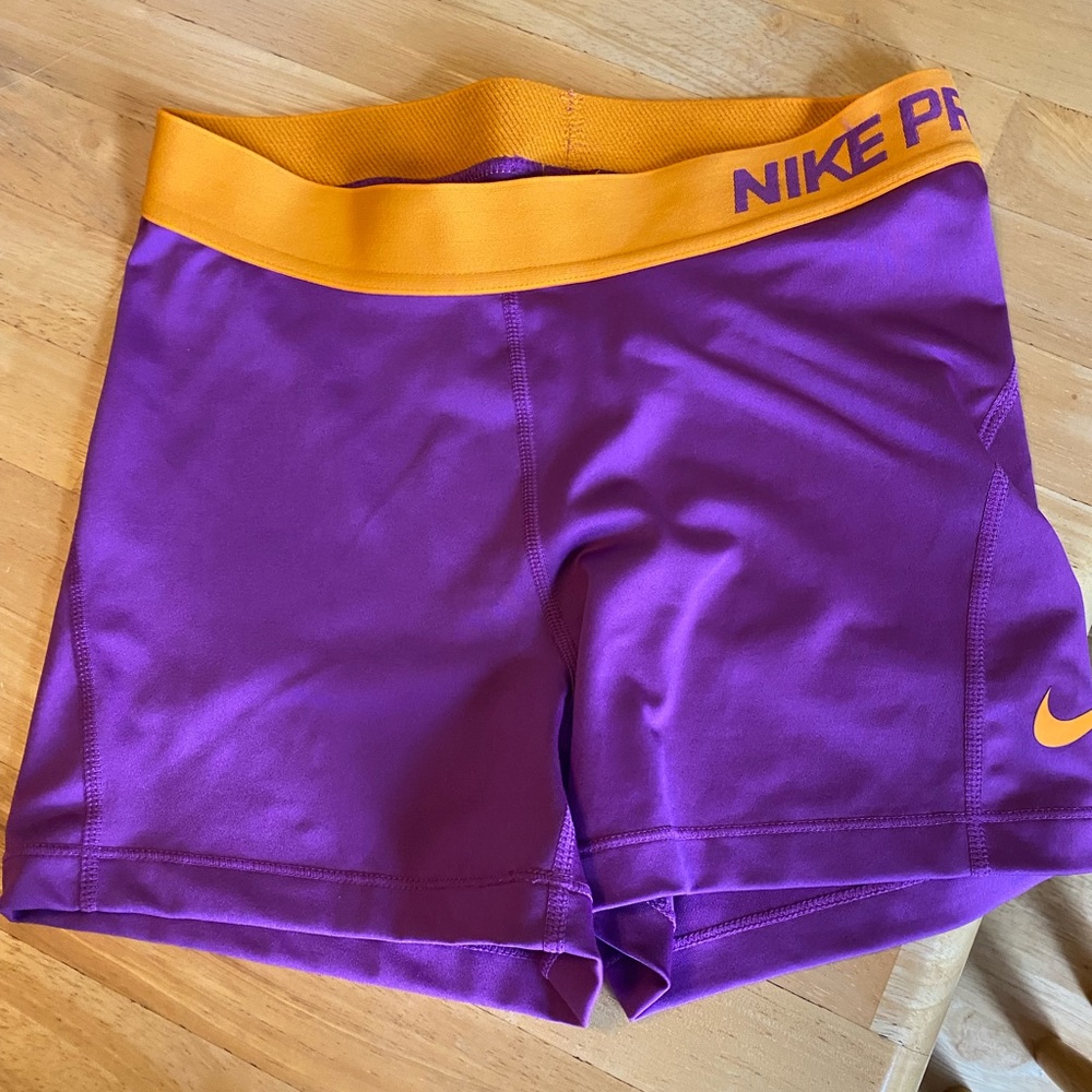 Nike Pro medium
